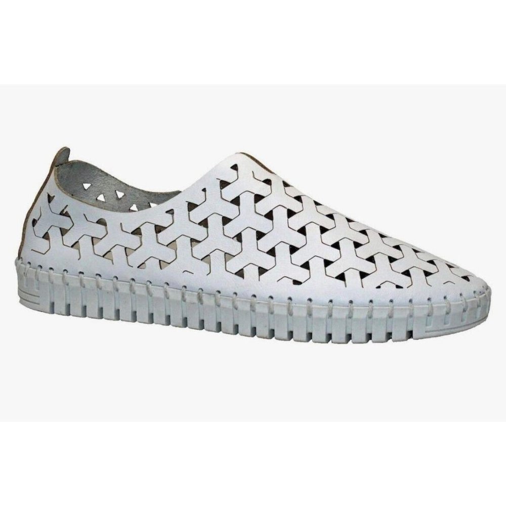 Eric Michael Women's European Casual Light Weight Slip-On Flat Size 7.5